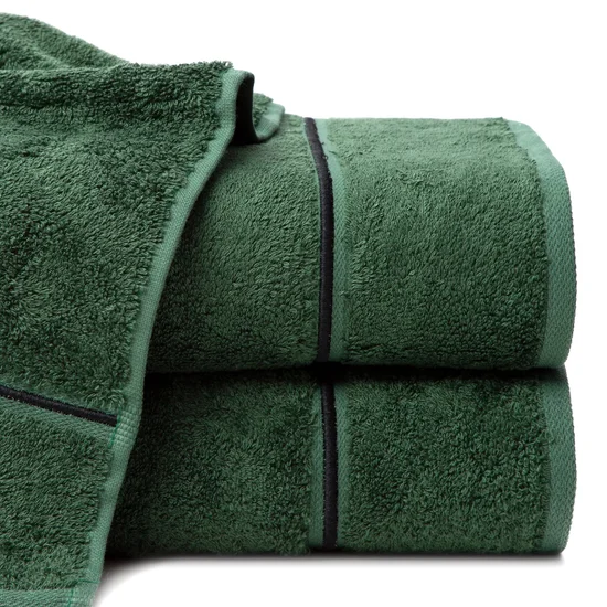 Klasyczny ręcznik BAMBO z paskiem - 70 x 140 cm - butelkowy zielony