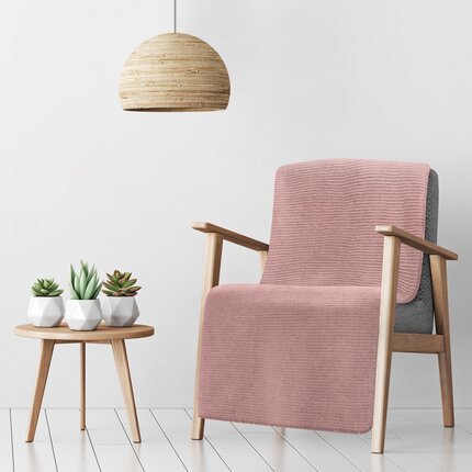 DESIGN 91 Narzuta na fotel-koc AMBER bardzo miękki w dotyku ze strukturalnym wzorem 3D z włókien bawełniano-akrylowych 70 x 160 cm pudrowy róż | Eurofirany