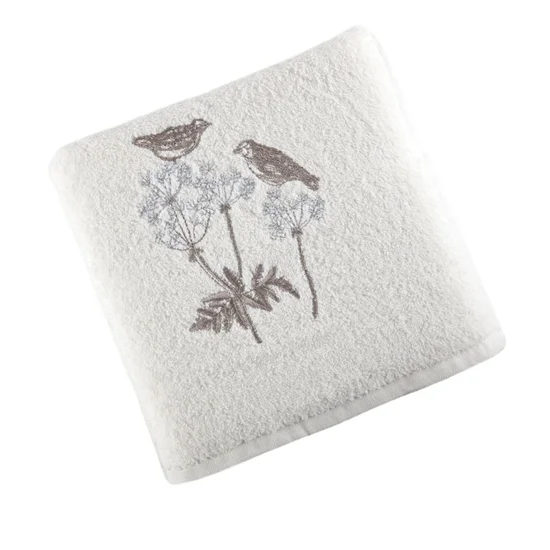 Ręcznik zdobiony haftem z ptaszkami - 70 x 140 cm - kremowy