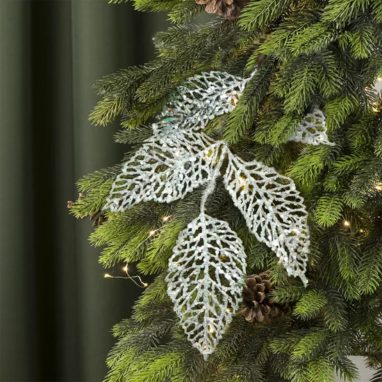 Zimowa gałązka z ażurowymi listkami obsypana białym brokatem - 25 cm - biały