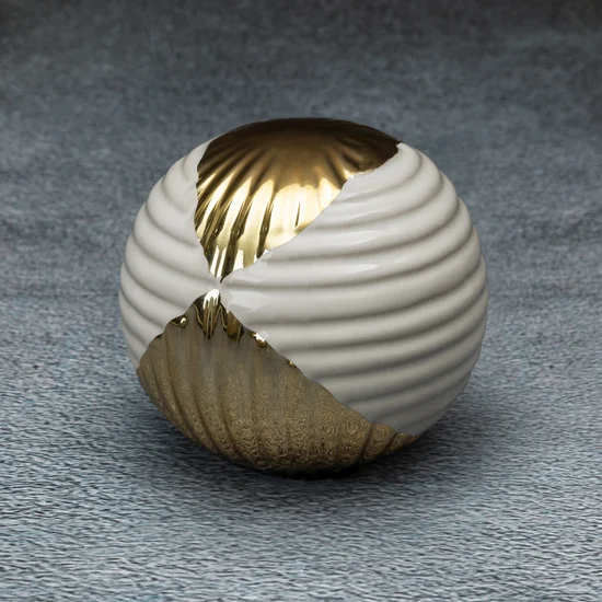 Kula ceramiczna biało-złota z geometrycznym wzorem - ∅ 9 x 9 cm - beżowy