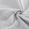 Ręcznik z wypukłą fakturą podkreślony welwetową bordiurą w krateczkę - 70 x 140 cm - jasnopopielaty 5