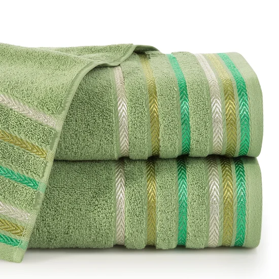 Ręcznik  z kolorowymi paskami w formie jodełki - 50 x 90 cm - zielony