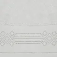 Ręcznik KAMELA bawełniany z bordiurą z geometrycznym ornamentem utkanym srebrną nicią - 50 x 90 cm - biały 2
