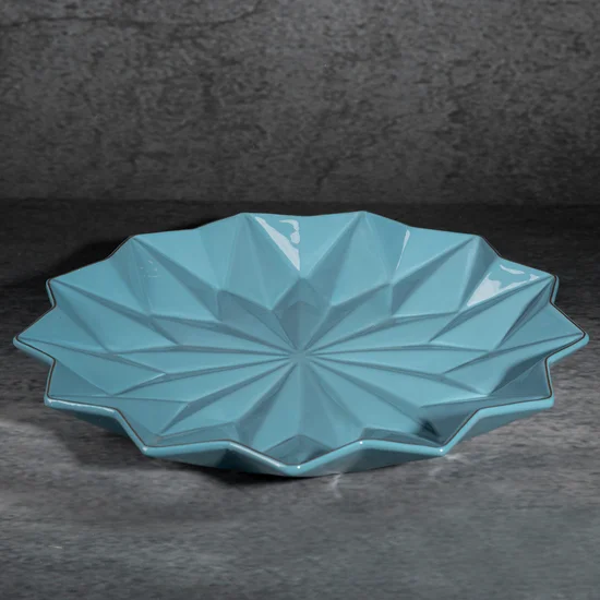 Patera ceramiczna ALANI z geometrycznymi wytłoczeniami - 33 x 33 x 4 cm - niebieski