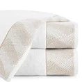 LIMITED COLLECTION ręcznik BLANCA 12 z miękkiej bawełny z żakardową bordiurą z motywem geometrycznym MAGIA BIELI - 50 x 90 cm - biały 1