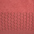Ręcznik z bordiurą w groszki - 70 x 140 cm - czerwony 2