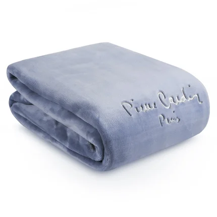 Koc CLARA o wysokiej gramaturze z haftowanym logo PIERRE CARDIN Koc CLARA o wysokiej gramaturze z haftowanym logo PIERRE CARDIN - 160 x 220 cm
