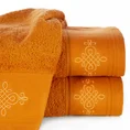Ręcznik z ornamentowym haftem - 70 x 140 cm - pomarańczowy 1