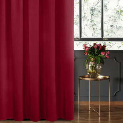 Zasłona bordowa z gładkiego welwetu 140x270 taśma SIBEL Pierre Cardin Zasłona bordowa z gładkiego welwetu 140x270 taśma SIBEL Pierre Cardin - 140 x 270 cm
