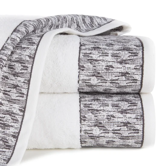 Ręcznik KIARA z żakardową bordiurą przetykaną błyszczącą nicią - 50 x 90 cm - biały