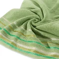 Ręcznik  z kolorowymi paskami w formie jodełki - 50 x 90 cm - zielony 5