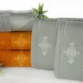 Ręcznik z ornamentowym haftem - 70 x 140 cm - pomarańczowy 6