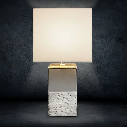 Lampka stołowa BRENDA na dwukolorowej ceramicznej podstawie z abażurem z matowej tkaniny Lampka stołowa BRENDA na dwukolorowej ceramicznej podstawie z abażurem z matowej tkaniny - 25 x 18 x 50 cm