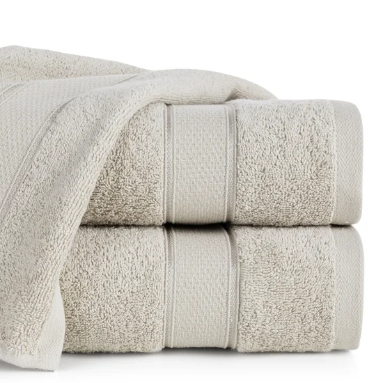 Ręcznik LIANA z bawełny z żakardową bordiurą przetykaną złocistą nitką - 50 x 90 cm - beżowy