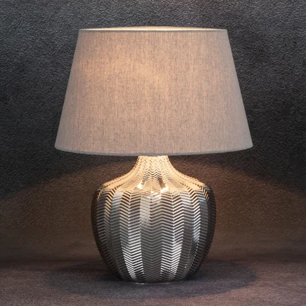 Lampa dekoracyjna ADORE z wytłaczaną szklaną podstawą Lampa dekoracyjna ADORE z wytłaczaną szklaną podstawą - ∅ 38 x 48 cm