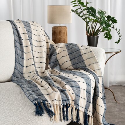 Koc ERIE w krate zdobiony frędzlami 130 x 170 cm granatowy,kremowy | Eurofirany