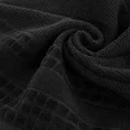 Ręcznik z wypukłą fakturą podkreślony welwetową bordiurą w krateczkę - 50 x 90 cm - czarny 5